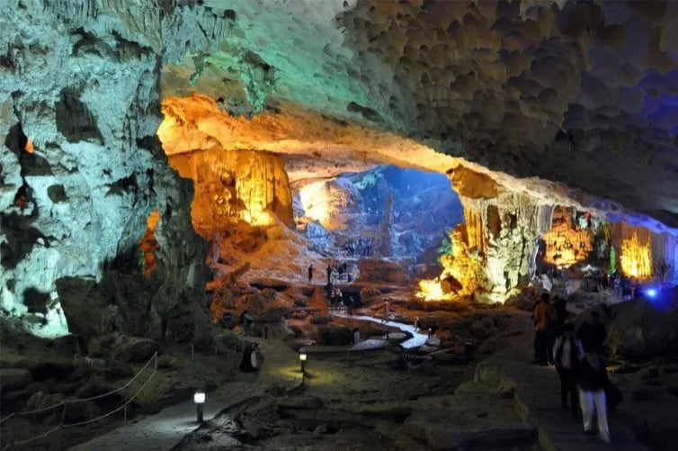 Hạ Long 2 Ngày 1 Đêm Ngủ Du Thuyền Hạ Long 2 Ngày 1 Đêm Ngủ Du Thuyền