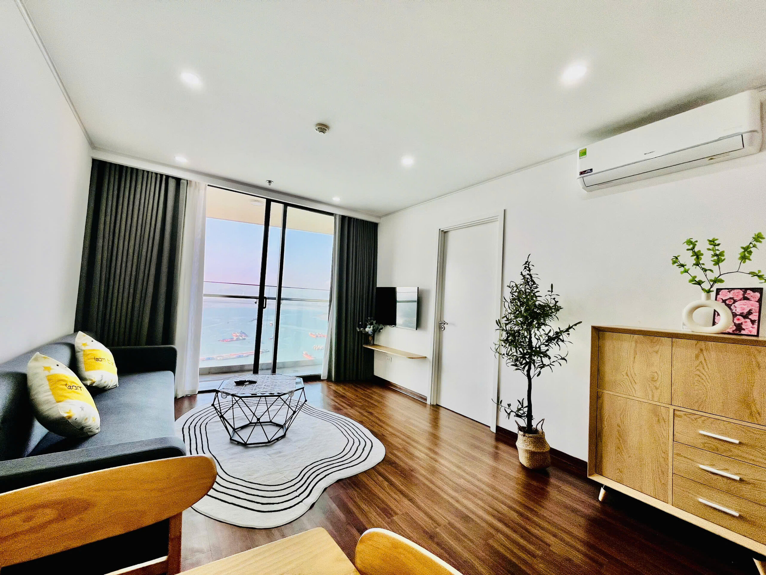 Tầng 32 căn 3212 chính biển Tầng 32 căn 3212 chính biển