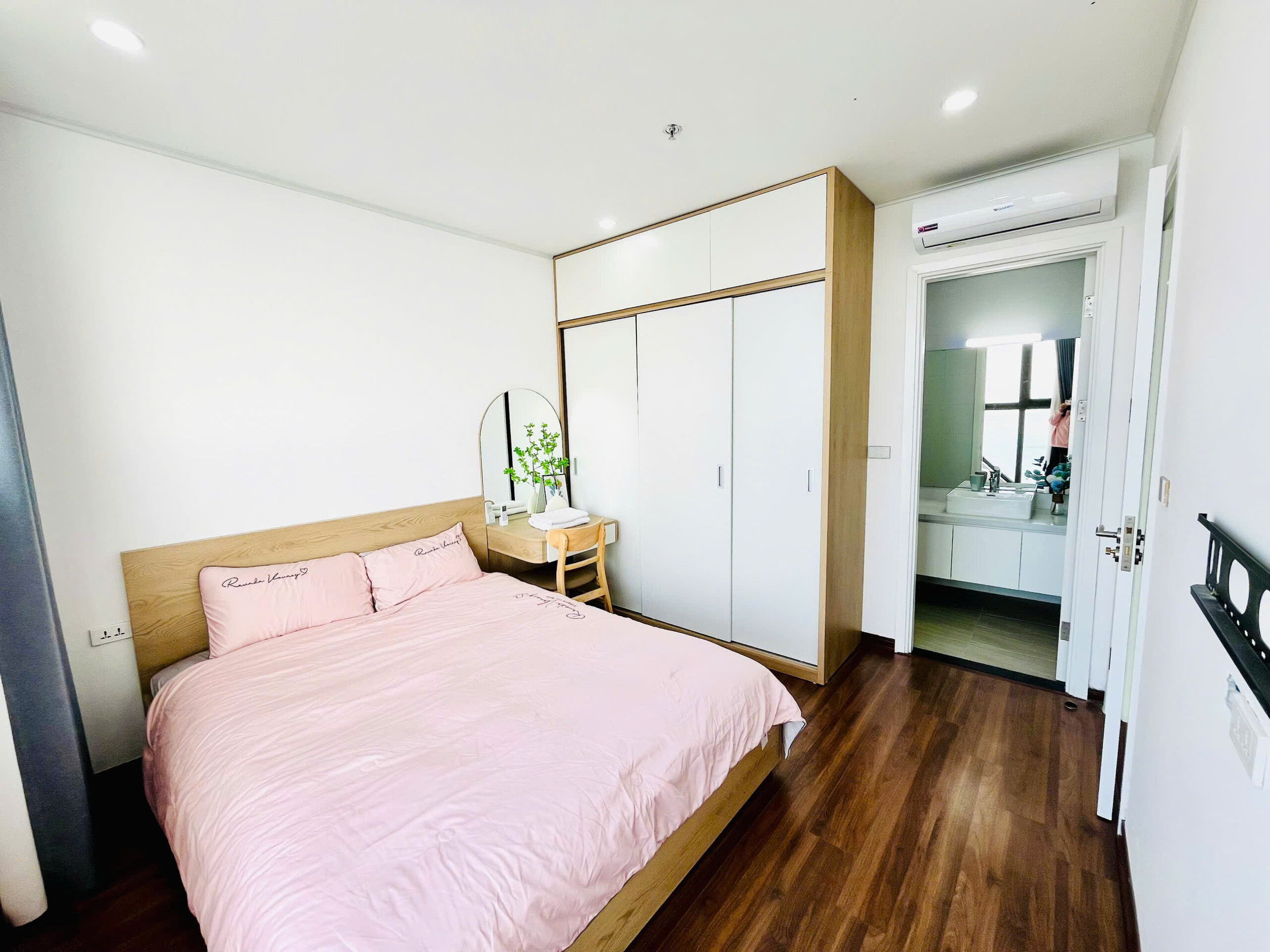 Tầng 32 căn 3212 chính biển Tầng 32 căn 3212 chính biển