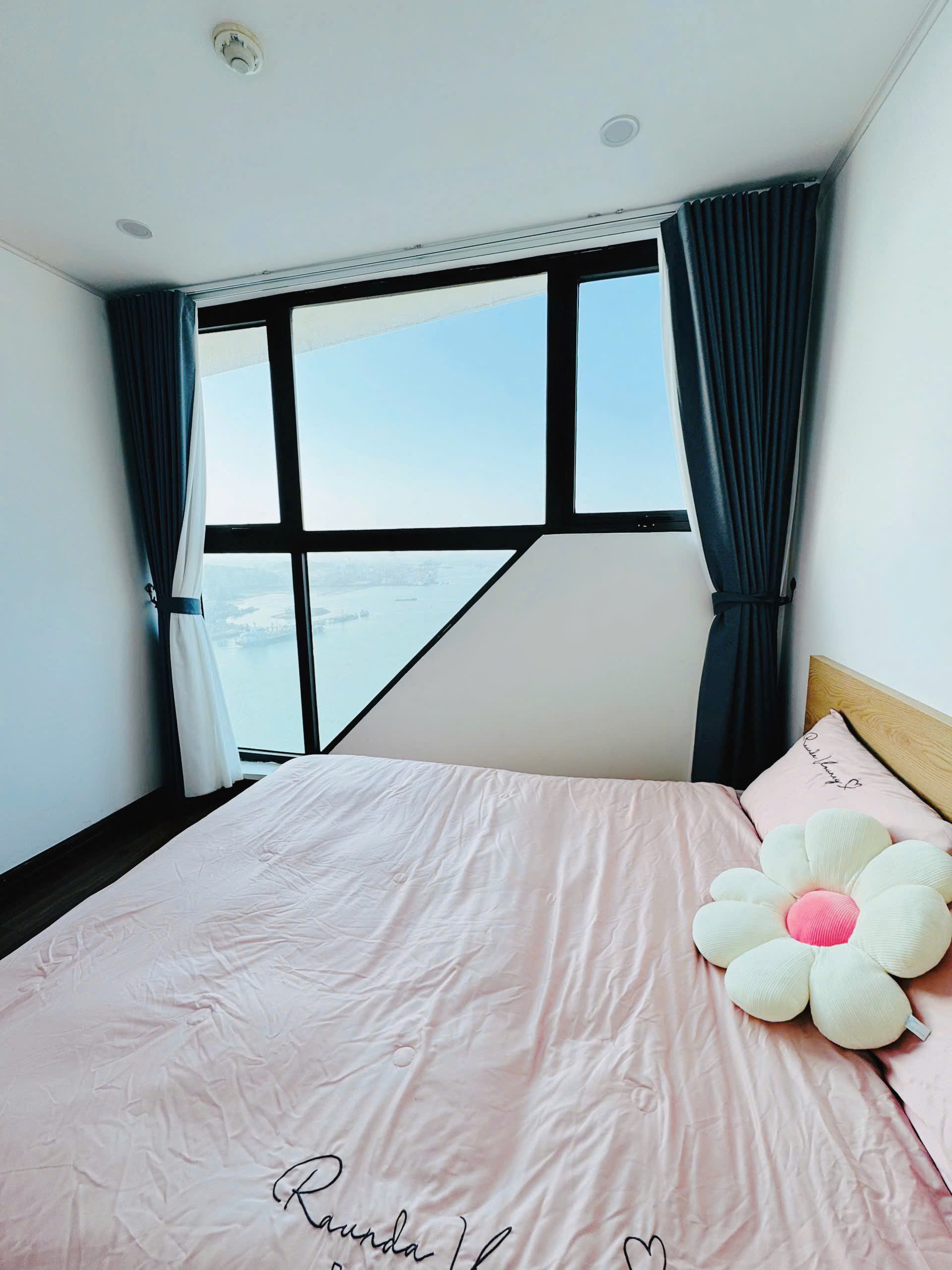 Tầng 32 căn 3212 chính biển Tầng 32 căn 3212 chính biển