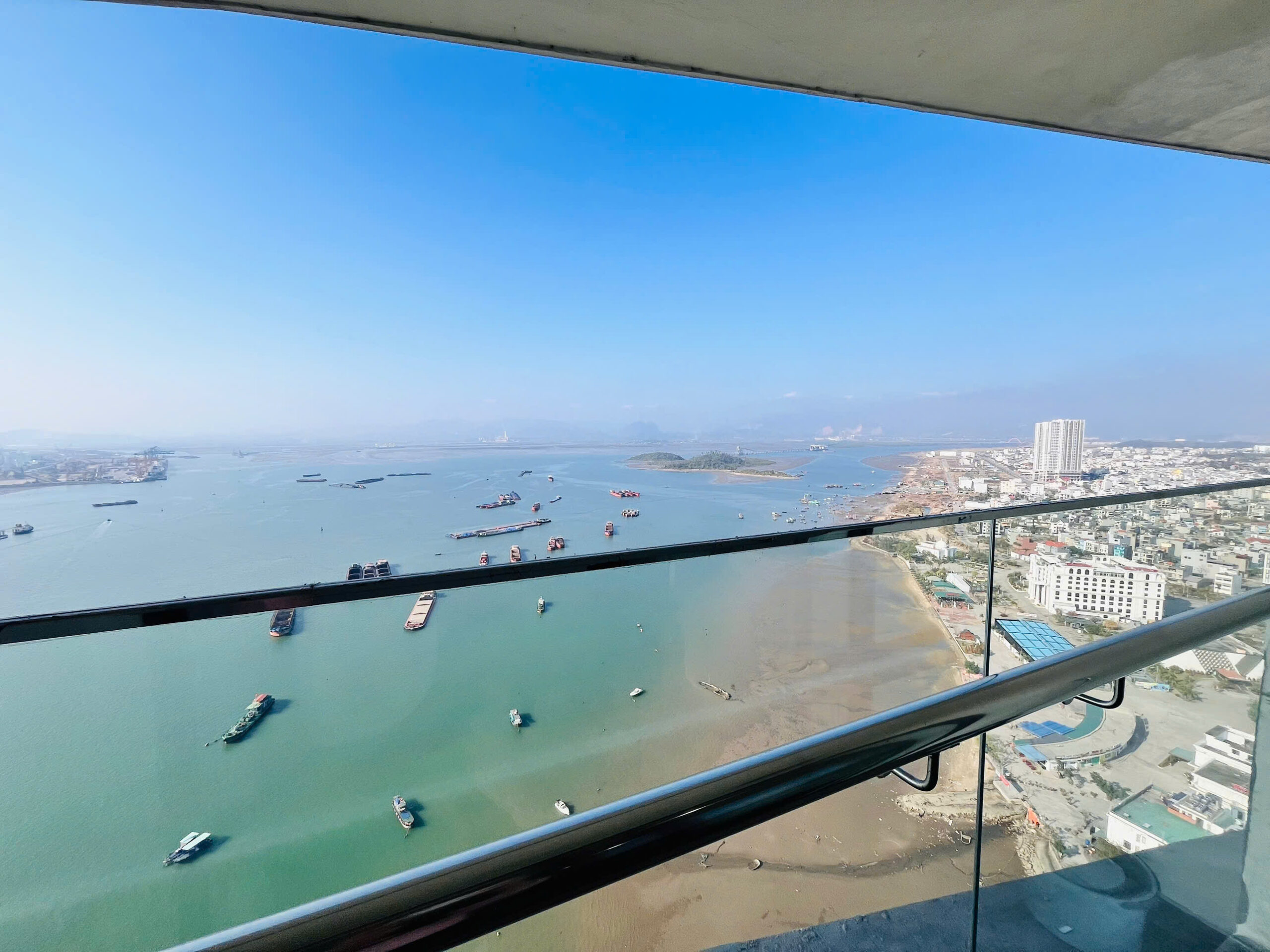 Tầng 32 căn 3212 chính biển Tầng 32 căn 3212 chính biển